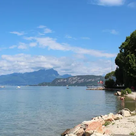 In Near Garda Lazise